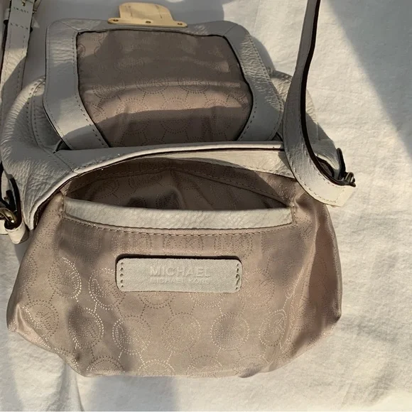 Michael Kors Small Crossbody Messenger Bag - Picture 5 of 7